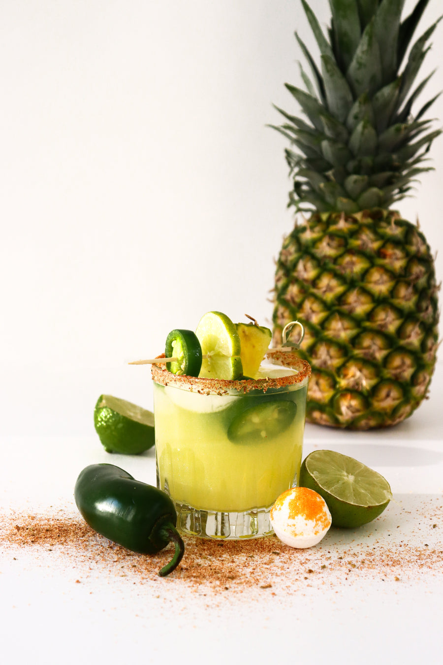 PINEAPPLE SPICY MARGARITA - COCKTAIL BOMB